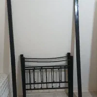 تخت فلزی نوجوان