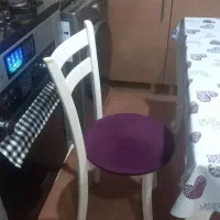 میز‌ناهارخوری‌وتخت‌یک‌نفره