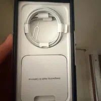 کابل اصلی آیفون ۱۳ پرو مکس از کارتن برداشته شده