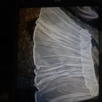 پرده حریر سفید بارویه چسبیده چین چینی وزیباوساده