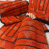 زی آستین می‌دوزم