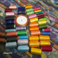 تعدادی نخ گلدوزی به فروش میرسد