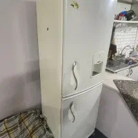 یخچال سالم و تمیز و جادار