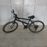 دوچرخه نیاز مند تعمیر