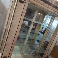 ویترین چوبی شیشه ای ۵ طبقه