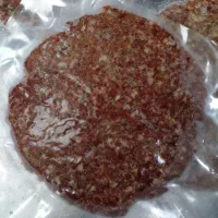همبرگر دستی تهیه شده از گوشت تازه و کشتار روز
