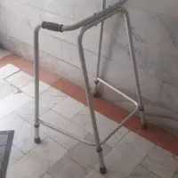 واکر آلومینیومی با تنظیم ارتفاع و واکر آهنی ثابت