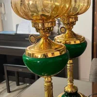 یک جفت چراغ بسیار سالم و زیبا