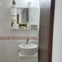 آینه توالت به همراه دکوری