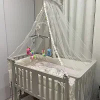 تخت نوزاد سالم و نو