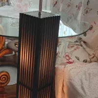 آباژور ایستاده