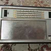 تعدادی رادیو کلکسیونی قدیمی
