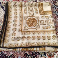 روسری قواره بزرگ مارک ارامیس اصلا سر نمیخوره