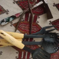همه باهم ۳۰۰تومان