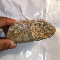 سنگ نخودی مشکوک سنگ الماس