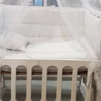 تخت کنارمادر کاملا نو