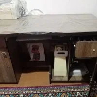 میز کامپیوتر کاملا سالم
