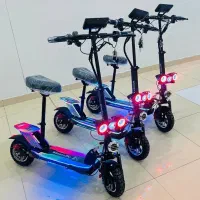 اسکوتر با صندلی