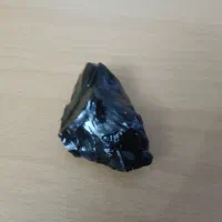 آبسیدین Obsdian فروشی ۱ عدد کنار میام سبز رنگ