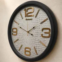 مونتاژ کار خانم