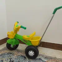 موتور سه چرخه و اسب راکر