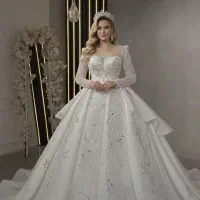 استخدام خیاط ماهر جهت دوخت لباس عروس و مجلسی