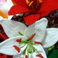 گل مصنوعی از نوع بافتنی