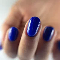 خدمات تخصصی ناخن و میکاپ