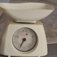 ترازو و خردکن دستی