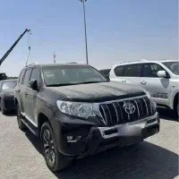 پرادو ۲۰۲۳ فول سفید و مشکی در حد خشک بدون نقطه