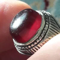 انگشتر کلکسیونی عقیق سرخ یمن کهنه  تراش خاص