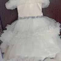 تعدادی لباس بچگانه از نه ماه تا چهارسال