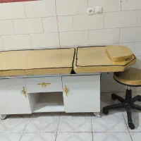 تخت کمد دار و تابوره (صندلی چرخدار استادکار)