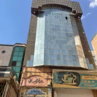 تک واحدی موقعیت اداری روبروی درب اصلی دانشگاه