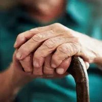 نگهداری سالمند آقا با امکانات و منزل و حقوق