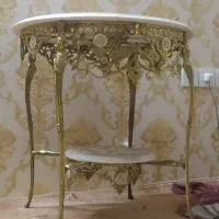 میز برنجی بزرگ