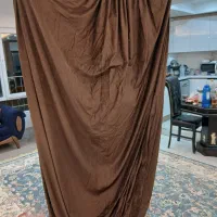 تعدادی پرده، زیر پرده و والان پرده مخمل در حد نو