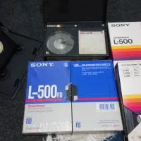 نوار VHS قدیمی دست دو