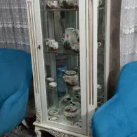 ویترین پایه دار