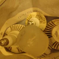 ۴ عدد لامپ نیاز به تعمیر