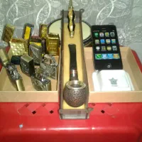 تعدادی فندک کلکسیونی همراه پیپ وجاسیگاری با