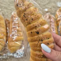 نان آچمای خانگی تازه/پنیر،گردو،زیتون/صبحانه و کافه