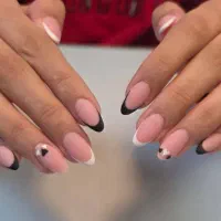 تاتو صورت کاشت ناخن تمام خدمات ارایشگری