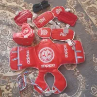تعدادی لوازم تکواندو