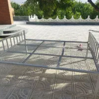 تخت فلزی