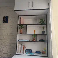 میز تحریر وکتابخانه