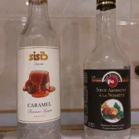 شیشه سیروپ و قوطی فلزی