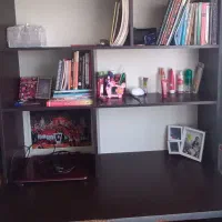 کتابخانه و میزتحریر متصل