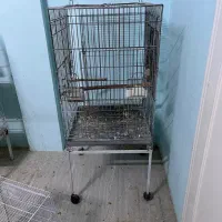 قفس کاسکویی با پایه چرخ دار