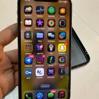 آیفون ۱۱ پرومکس سرحال